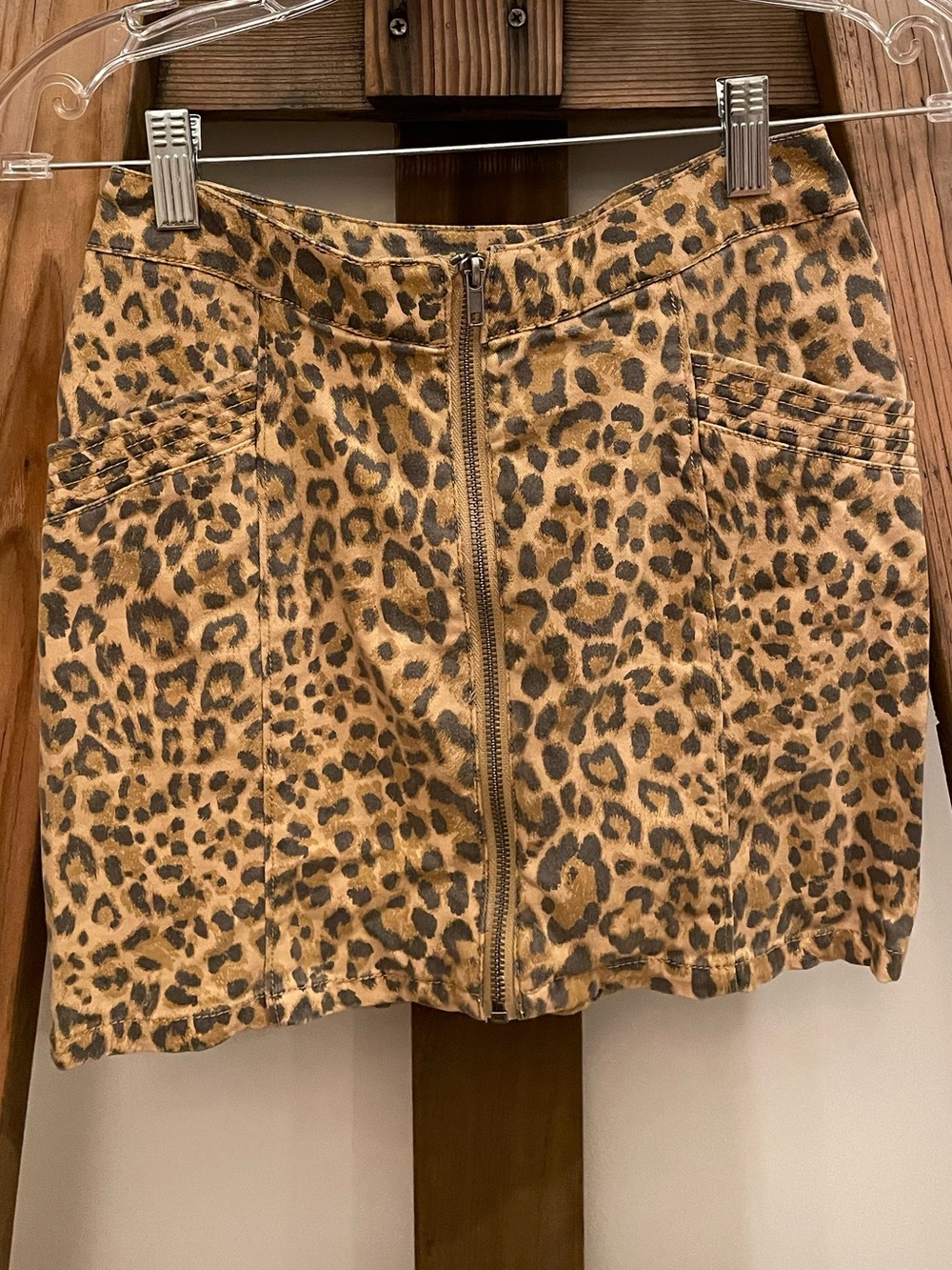 Leopard Print Front-Zip Mini Skirt - Tan & Black